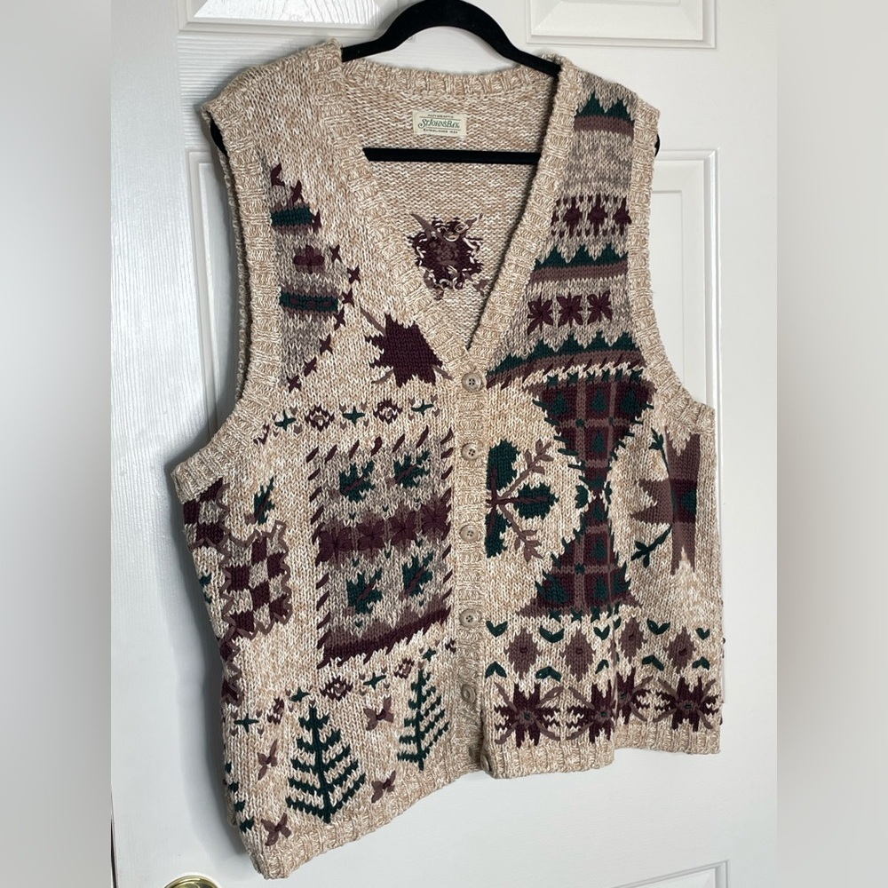 Vintage St. John’s Bay Holiday Sweater Vest Beige Knit Christmas Trees Fair Isle - Picture 2 of 9